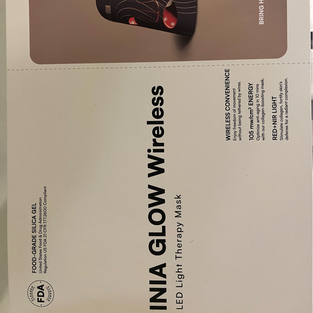GLOW Wireless LED Light Therapy Mask - Black